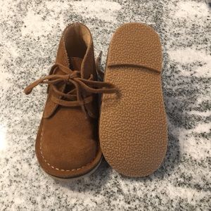 I’m selling kids clothes and shoes.